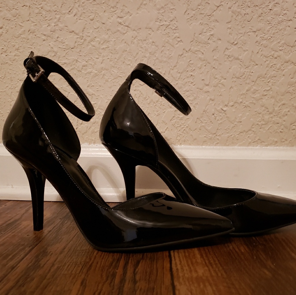 Michael Kors Black heels